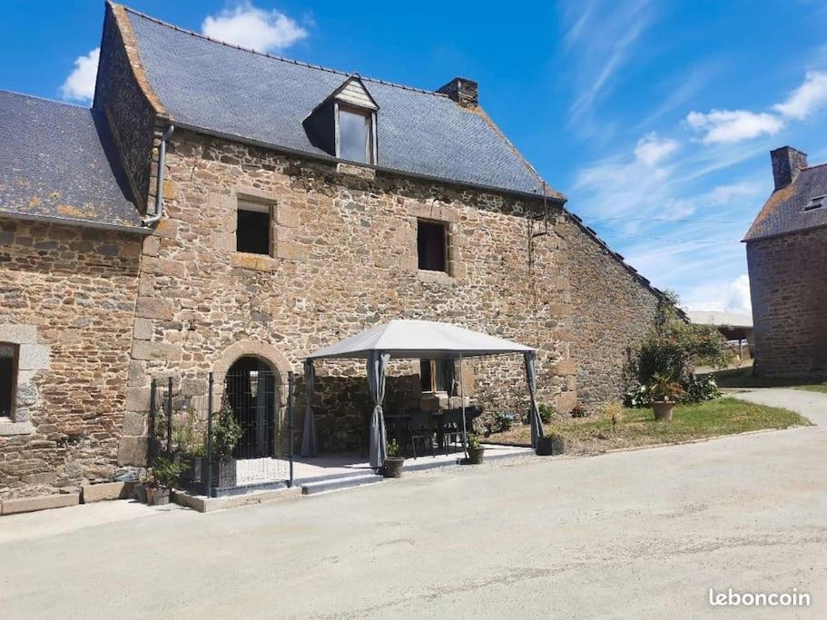 Gite Equestre Dans Centre Equestre Vers Saint Malo Plerguer Exterior foto